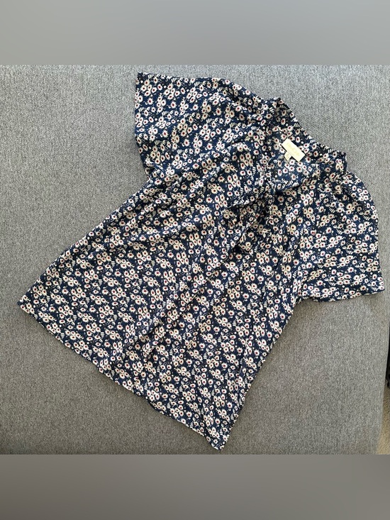 Modcloth Tops - Modcloth Floral Sheer Short Sleeve Tie Neck Button Down Blouse Top Large